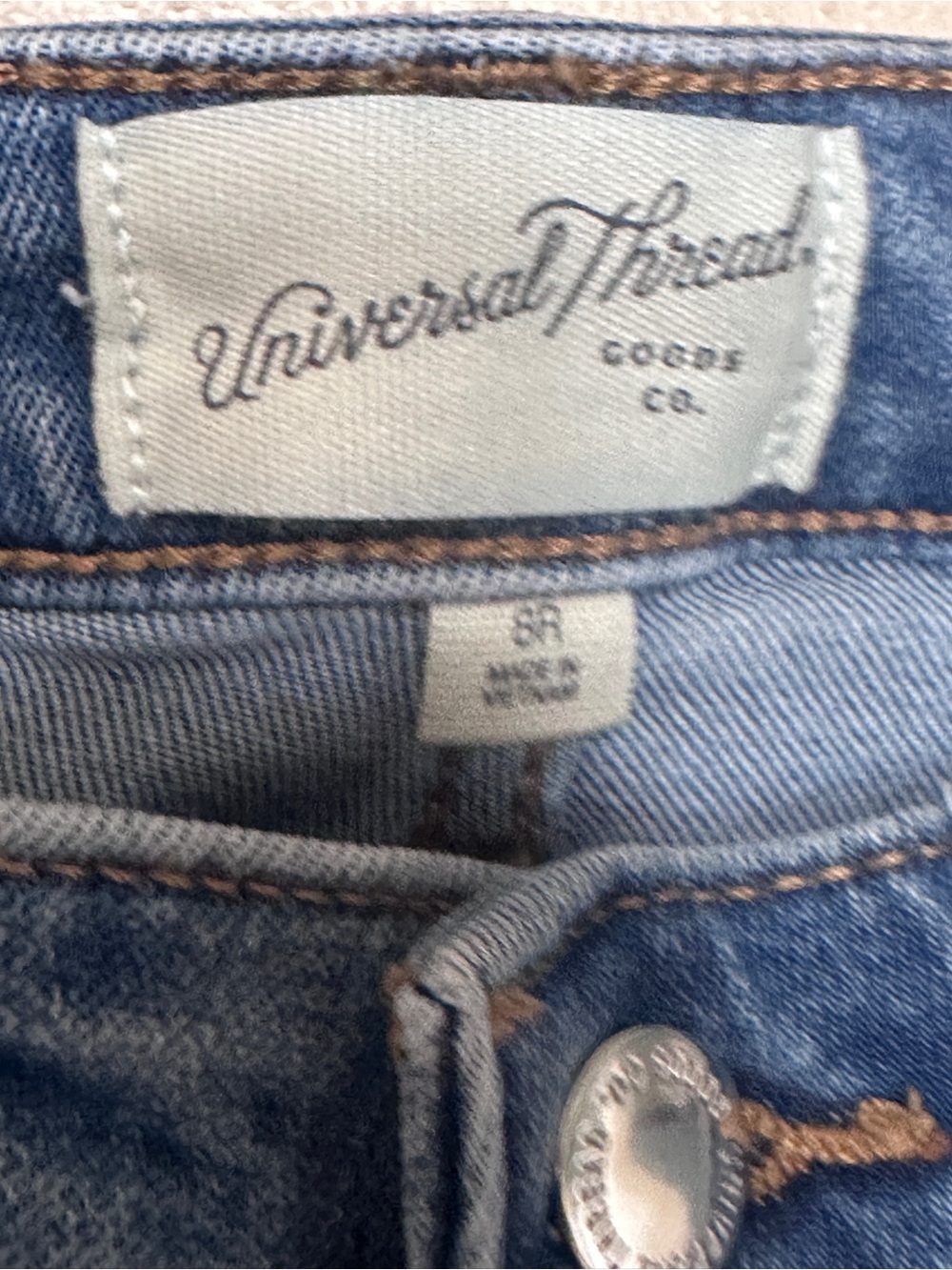 Universal Thread Wide-Leg Jeans in Light Blue Wash - Picture 4 of 6